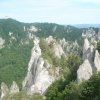 Prvá vyhliadka zo sedla Roháč na Súľovské skaly, v pozadí Brada